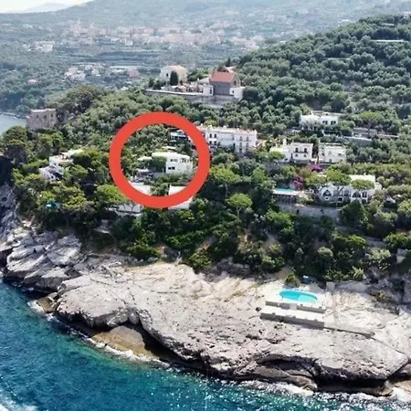 فيلة Il Carrubo Sul Mare ماسّا لوبْرينسِ